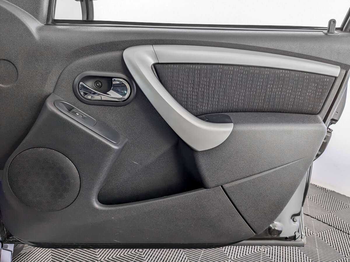 Б/У Ниссан Террано 2015 года. Фото: #18