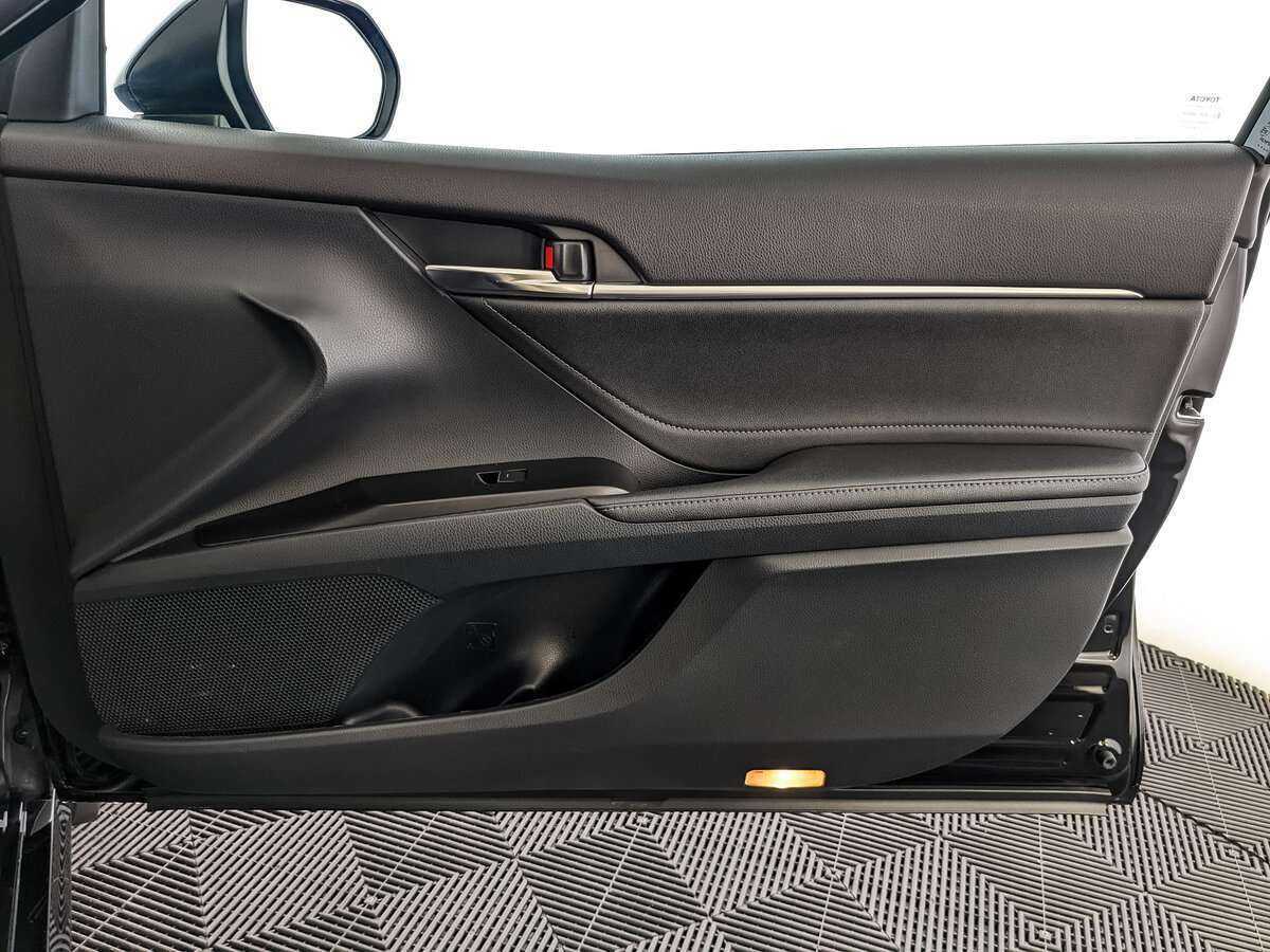 Toyota Camry 2022 года с пробегом. Фото: #20