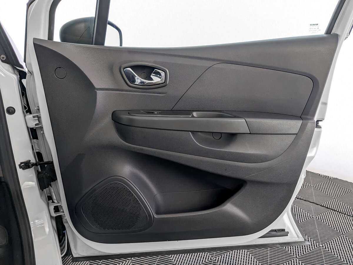 Б/У Рено Каптюр 2018 года. Фото: #21