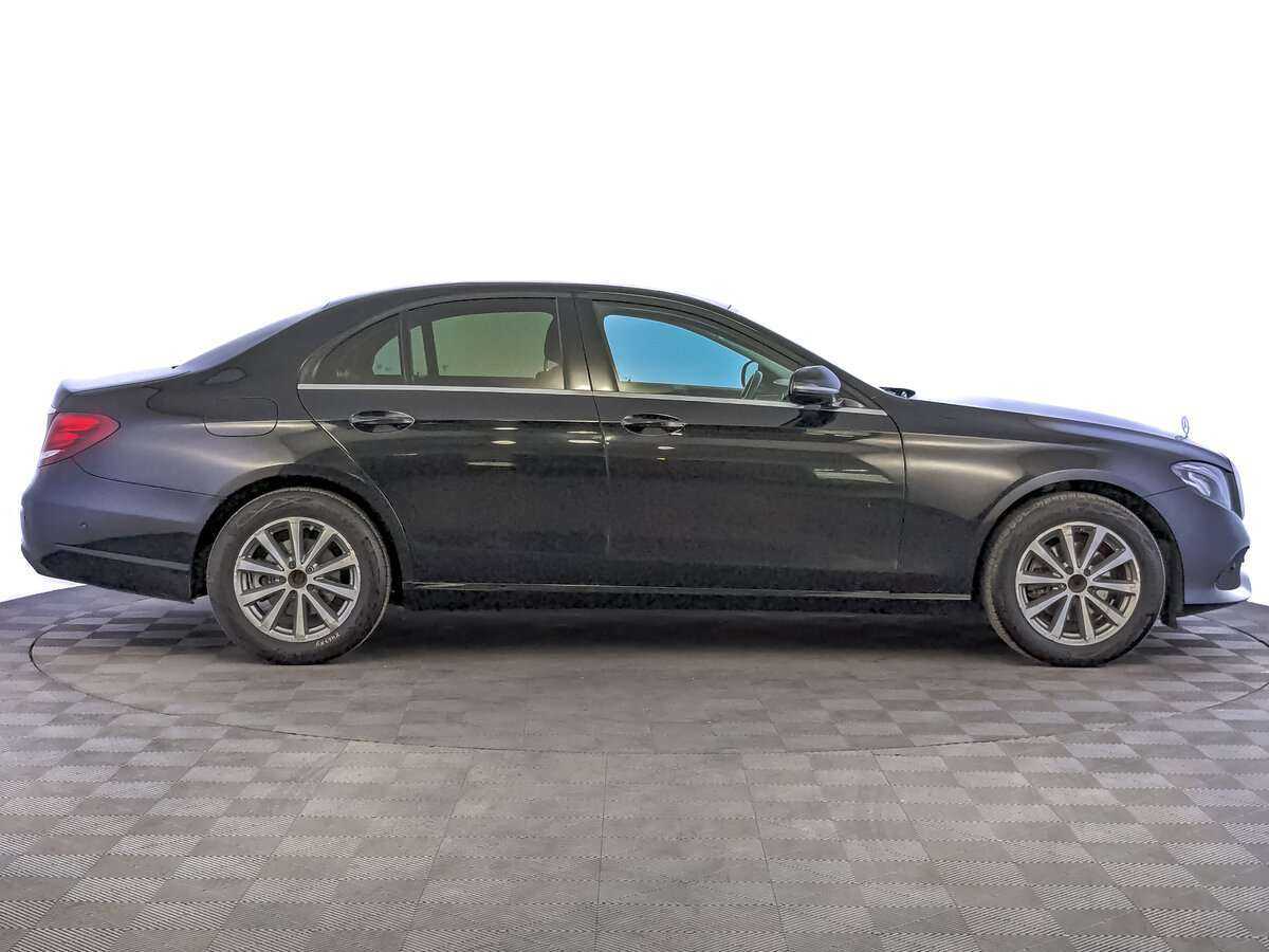 Mercedes-Benz E-Класс 2018 года с пробегом. Фото: #3