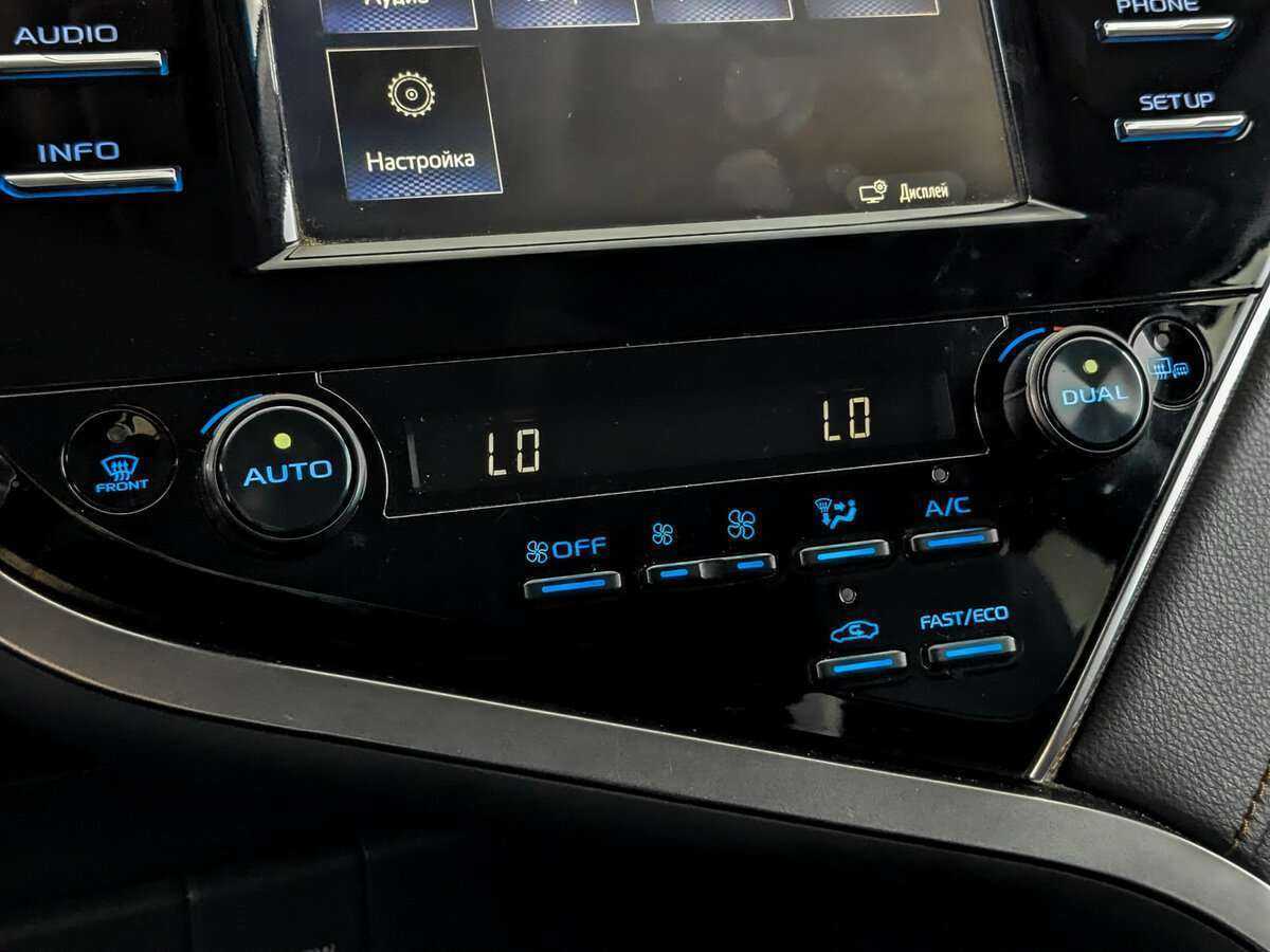 Toyota Camry 2019 года с пробегом. Фото: #20