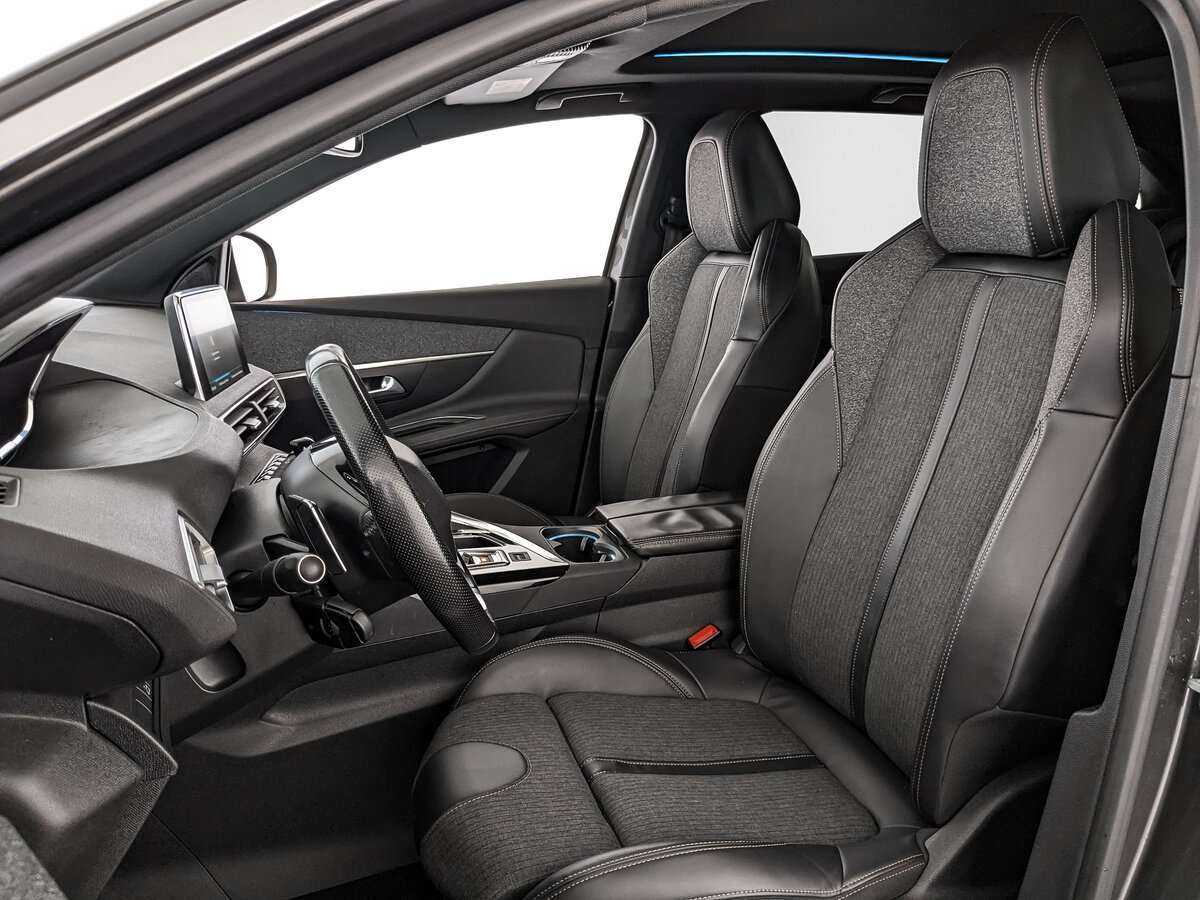 Б/У Пежо 3008 2018 года. Фото: #14