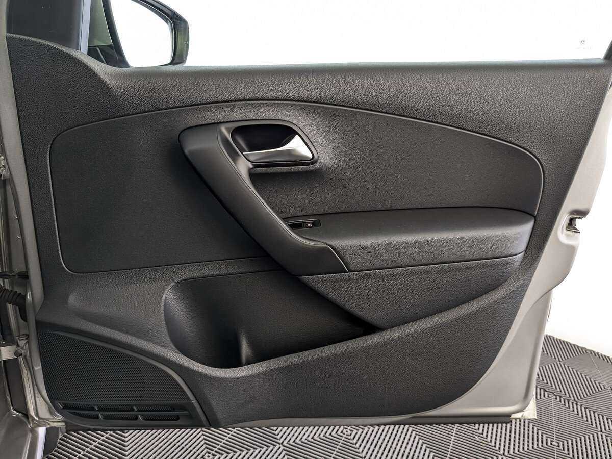 Б/У Фольксваген Поло 2020 года. Фото: #20