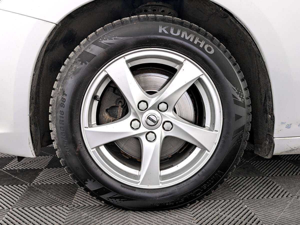 Б/У Вольво С60 2015 года. Фото: #14