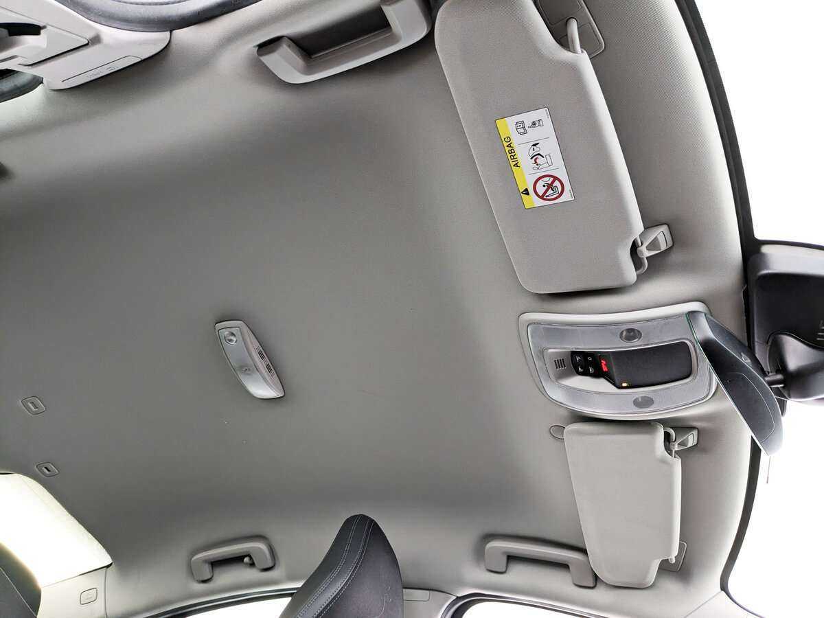 Б/У Вольво С60 2015 года. Фото: #17