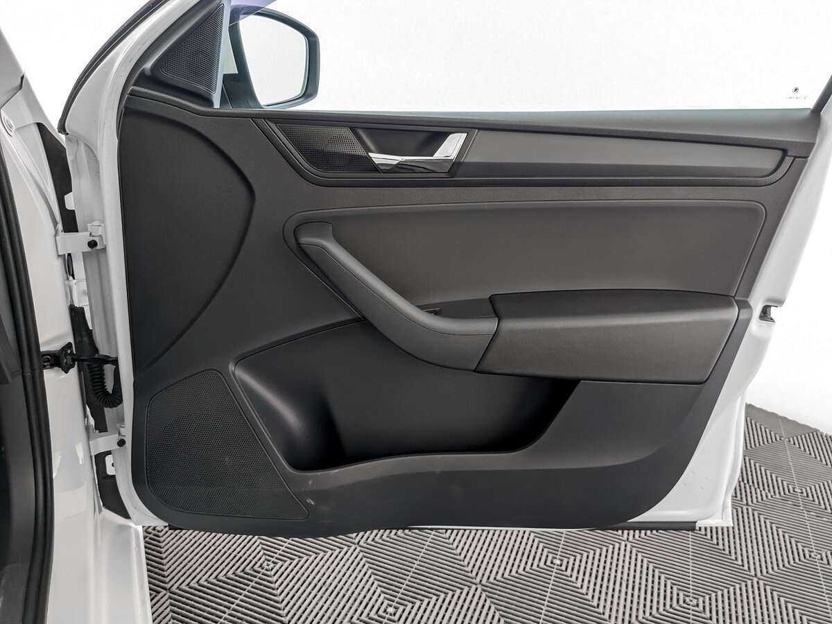 Б/У Шкода Рапид 2017 года. Фото: #19