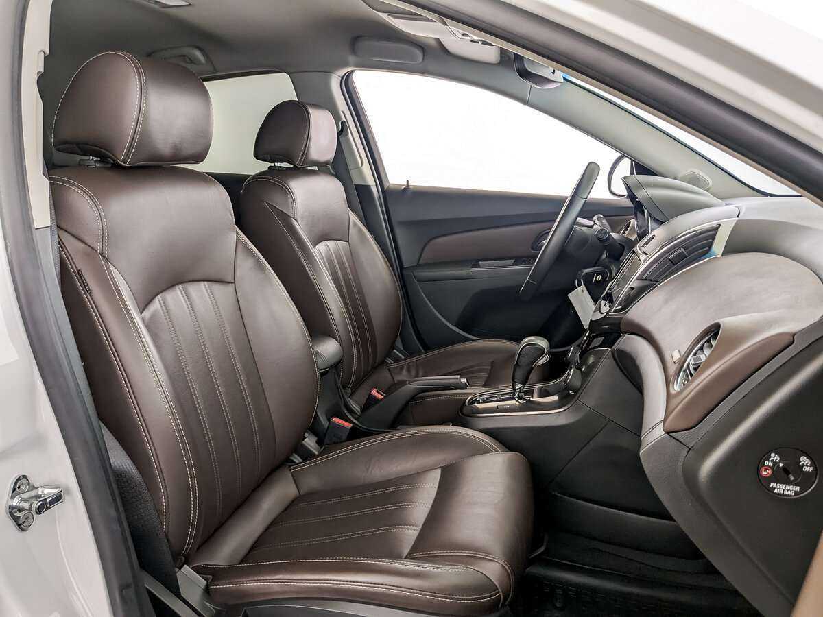 Б/У Шевроле Круз 2014 года. Фото: #18