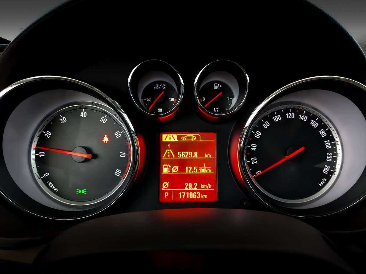 Б/У Опель Инсигния 2012 года. Фото: #10