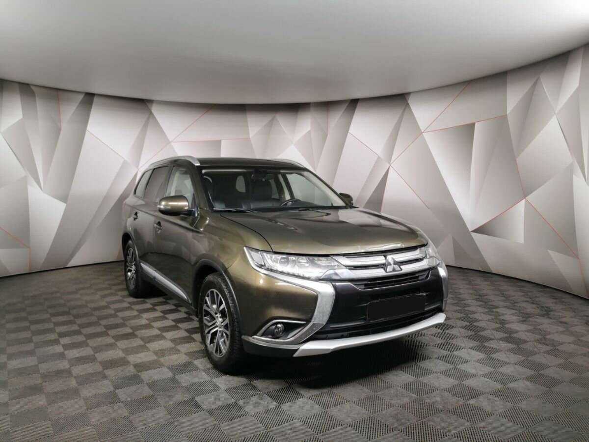 Mitsubishi Outlander 2018 года с пробегом. Фото: #2