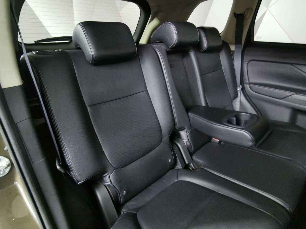 Mitsubishi Outlander 2018 года с пробегом. Фото: #12