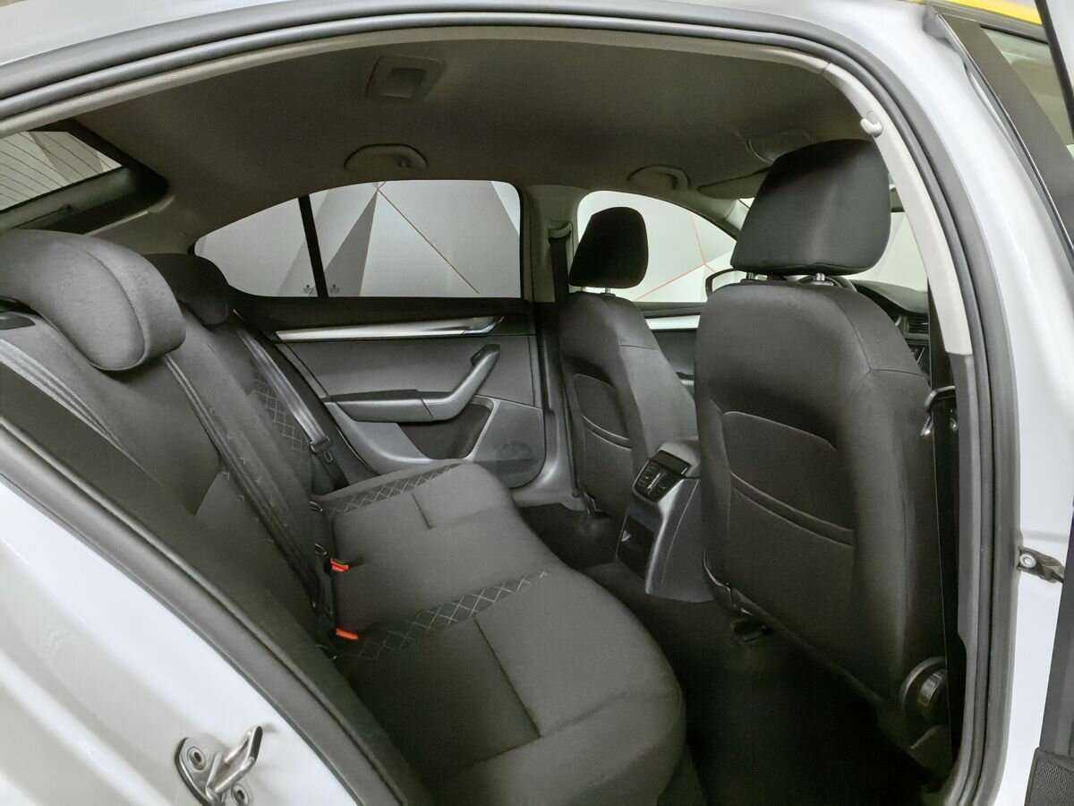 Б/У Шкода Октавия 2019 года. Фото: #11