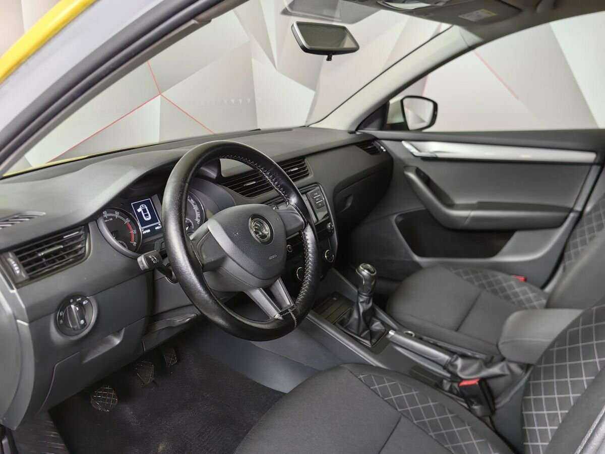 Б/У Шкода Октавия 2019 года. Фото: #13