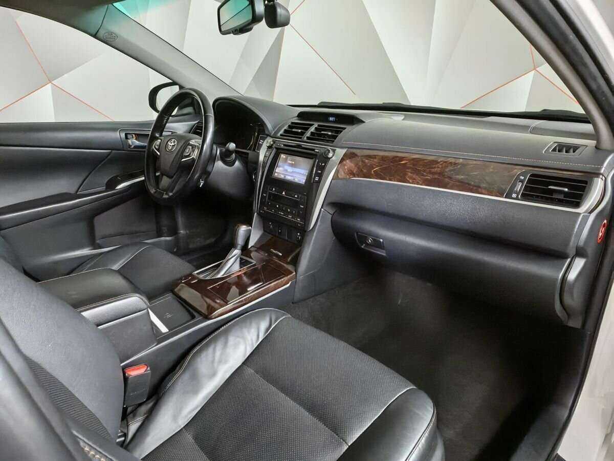 Toyota Camry 2017 года с пробегом. Фото: #8