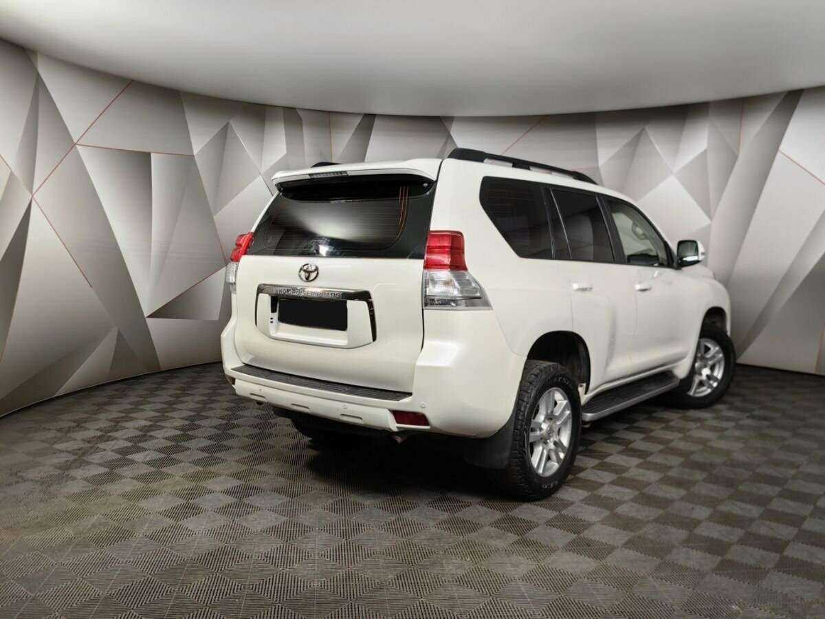Toyota Land Cruiser Prado 2012 года с пробегом. Фото: #1