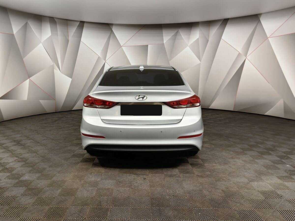 Б/У Хендай Елантра 2018 года. Фото: #6