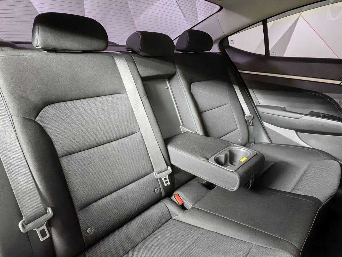 Б/У Хендай Елантра 2018 года. Фото: #11