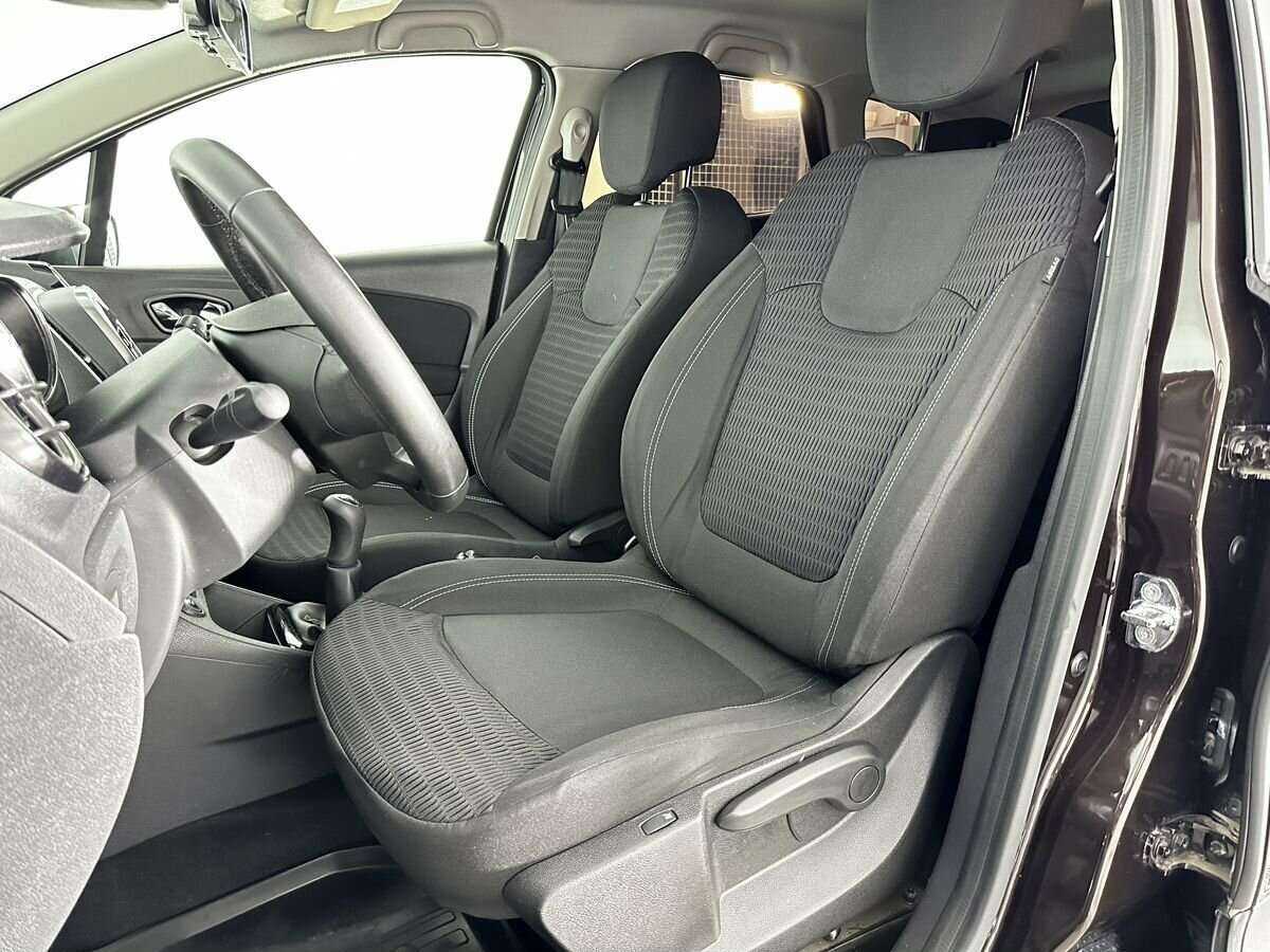 Б/У Рено Каптюр 2017 года. Фото: #7