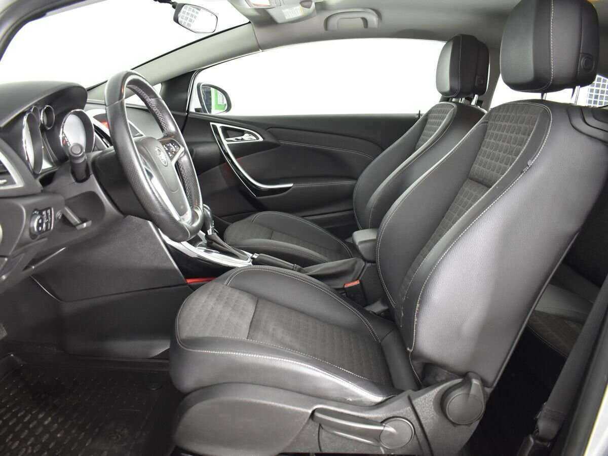 Б/У Опель Астра 2013 года. Фото: #7