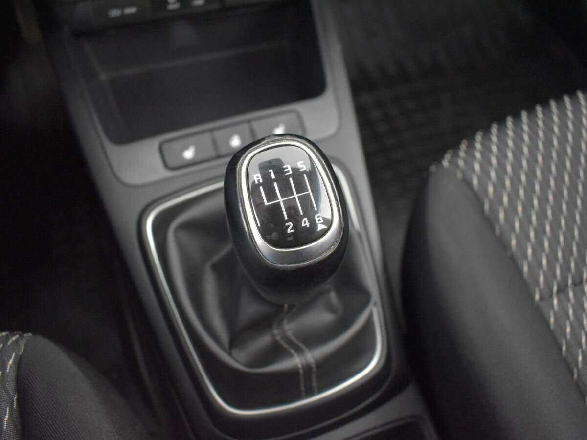 Б/У Киа Рио 2019 года. Фото: #13