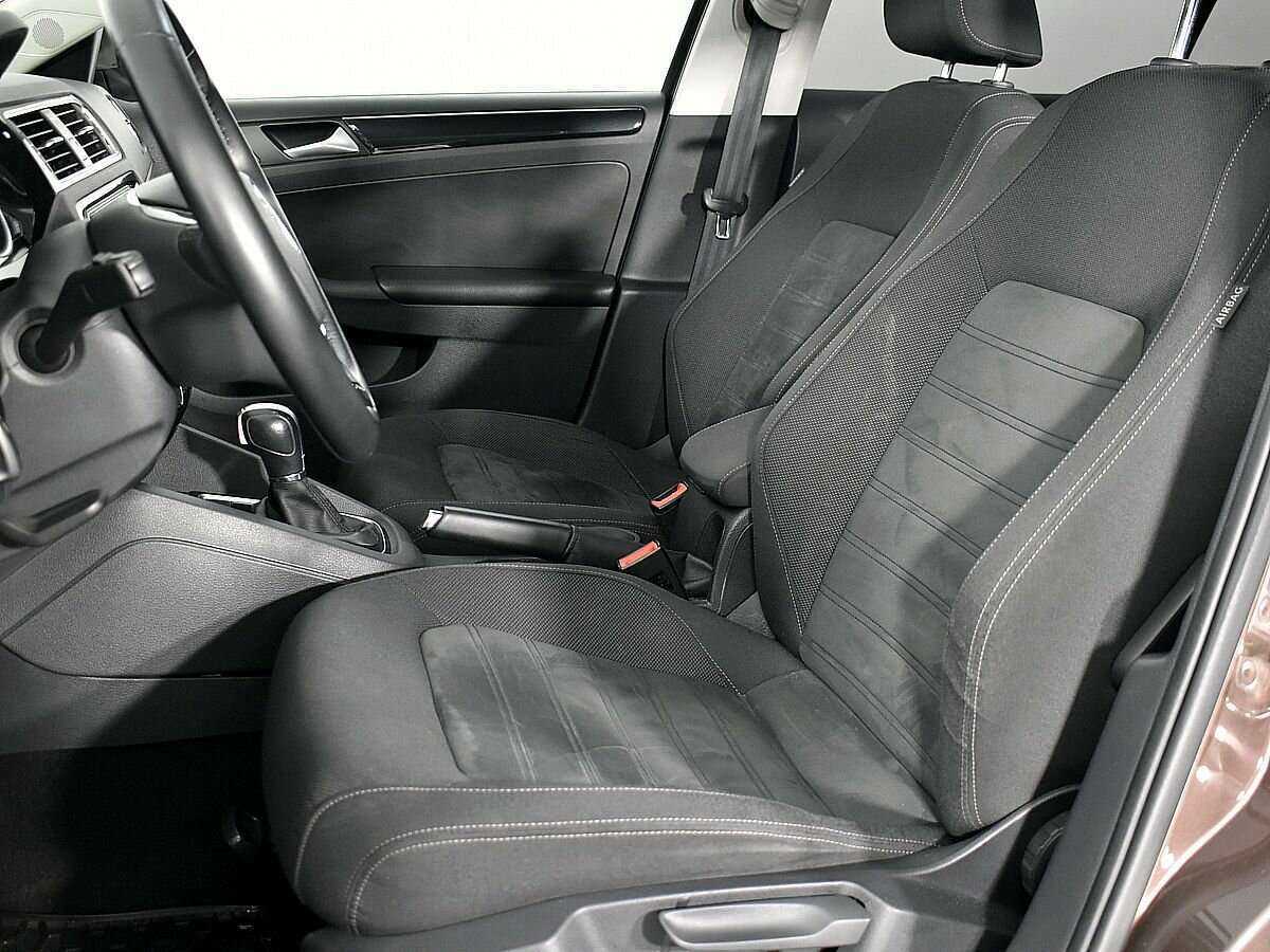 Б/У Фольксваген Джетта 2017 года. Фото: #6