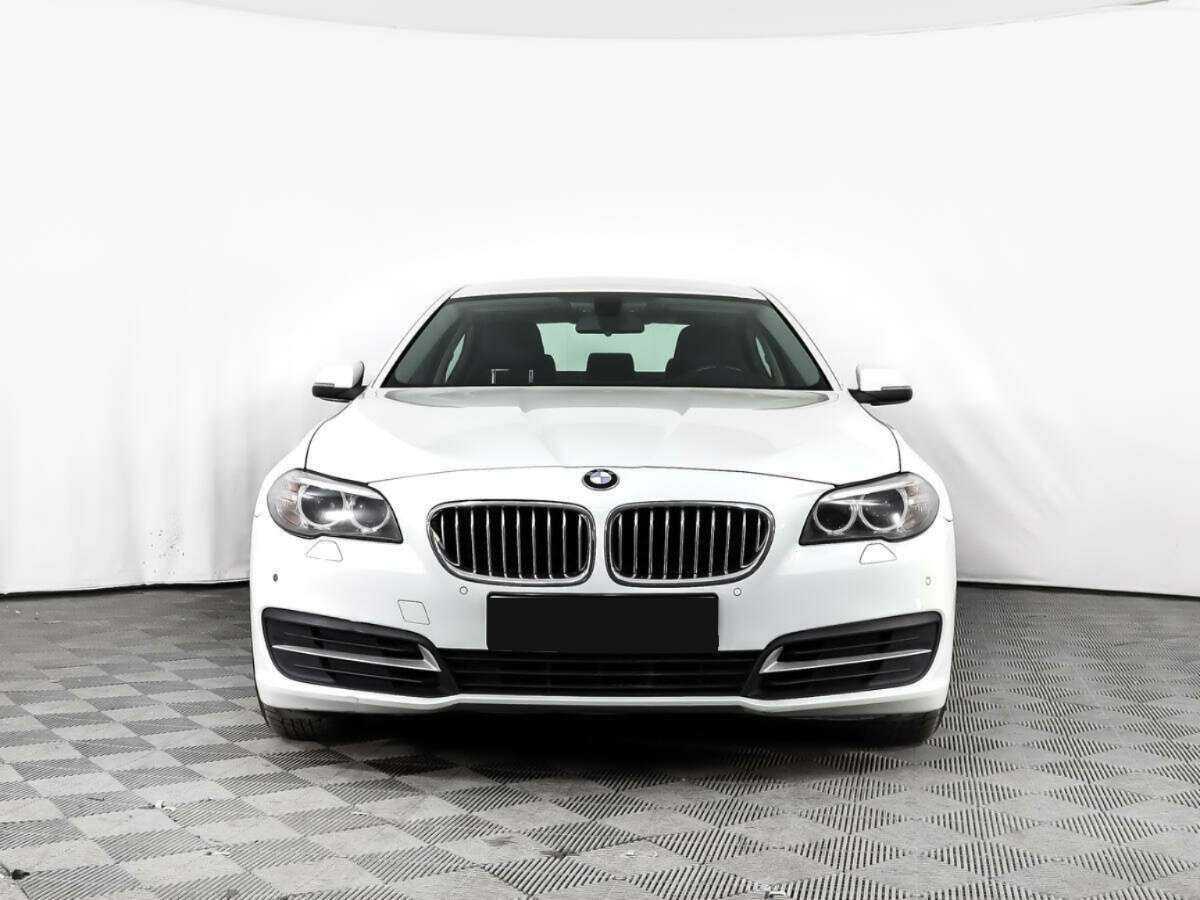BMW 5 серии 2015 года с пробегом. Фото: #1