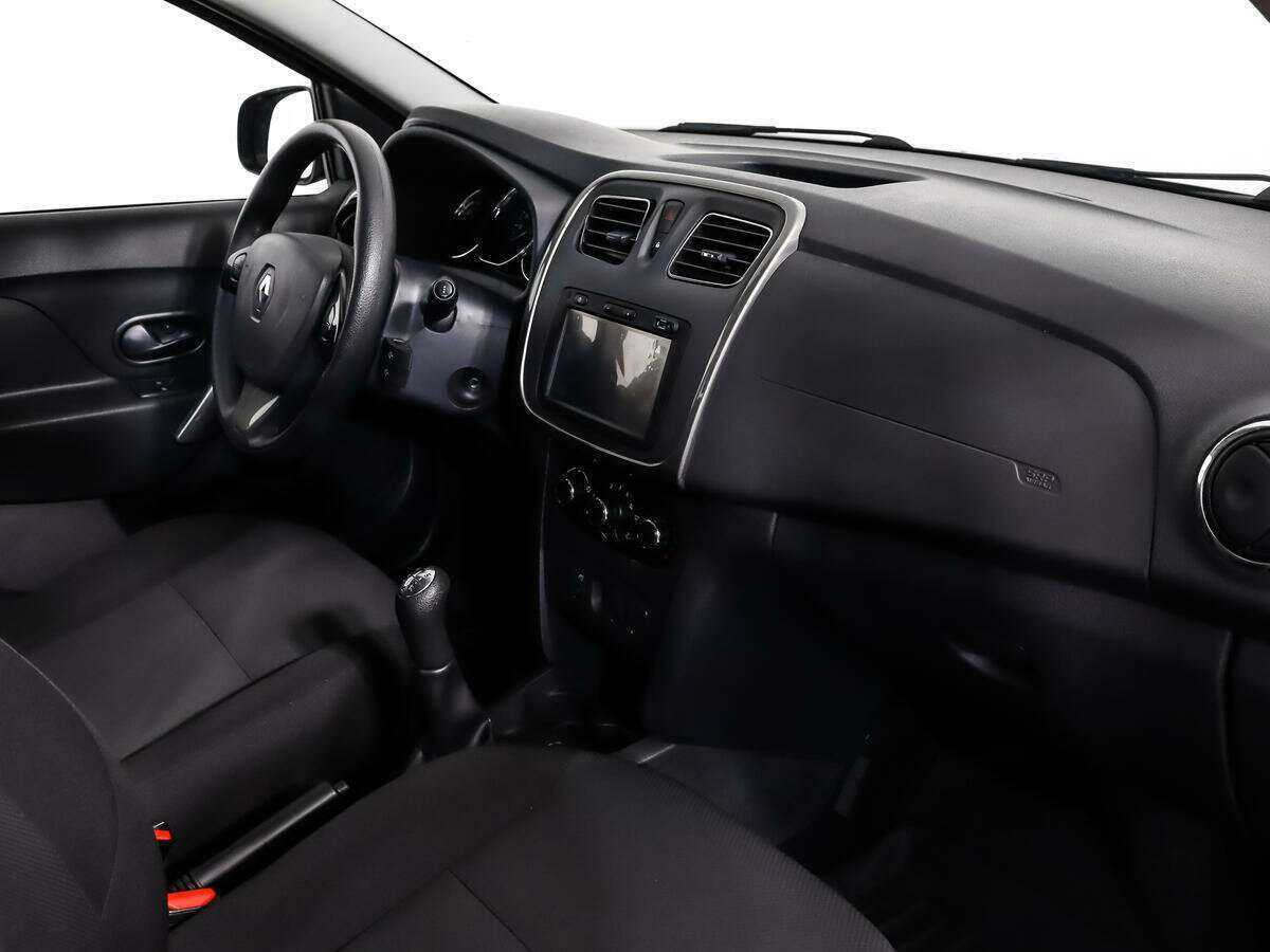 Б/У Рено Сандеро 2015 года. Фото: #10