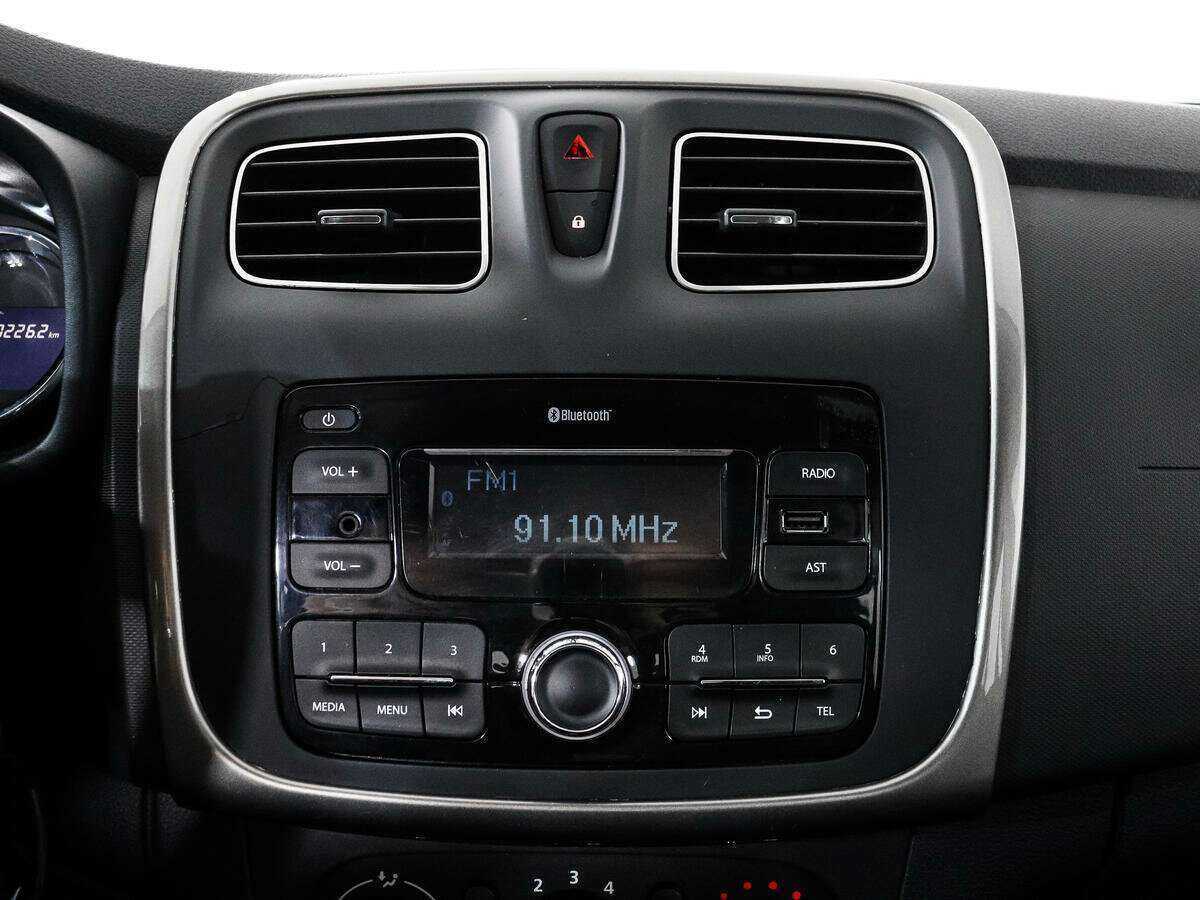 Б/У Рено Сандеро 2018 года. Фото: #10