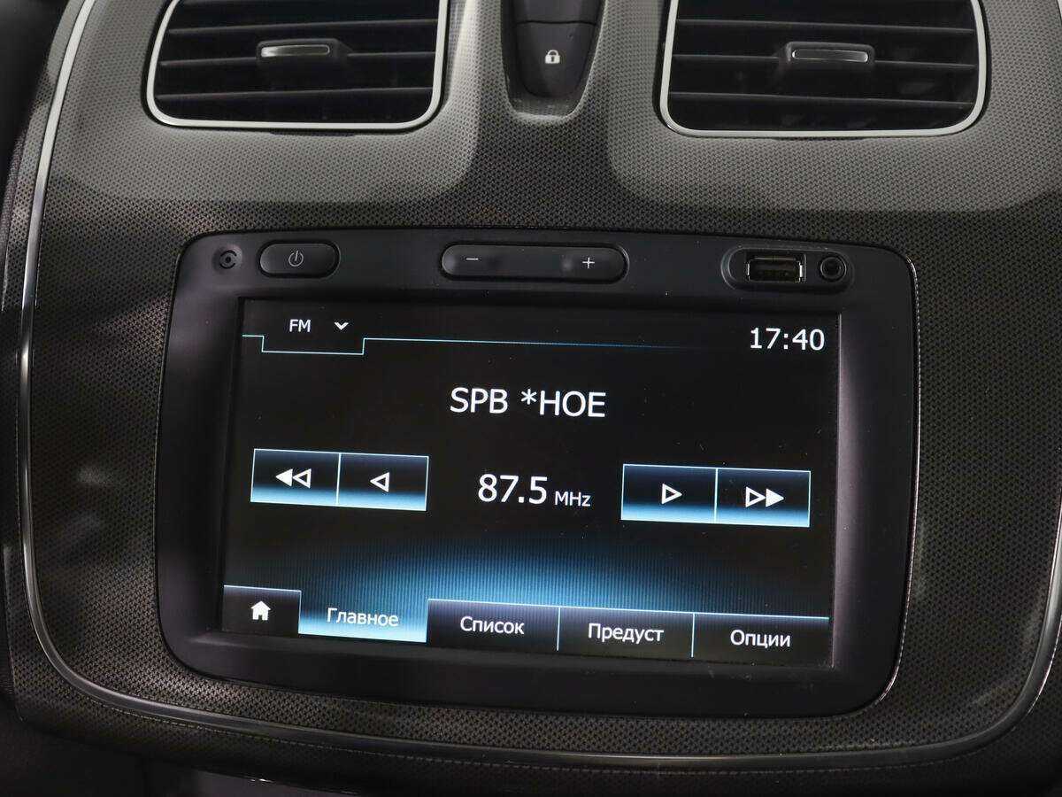 Б/У Рено Логан 2018 года. Фото: #12