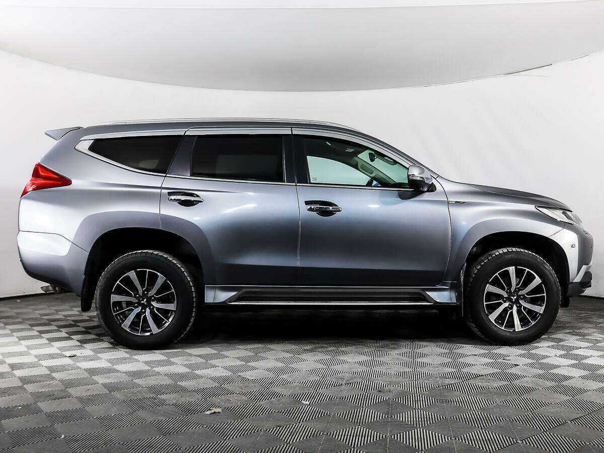 Mitsubishi Pajero Sport 2016 года с пробегом. Фото: #3