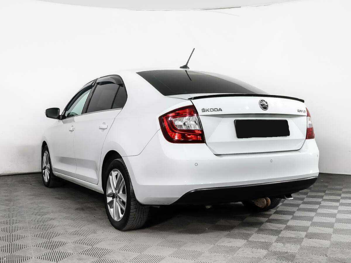 Б/У Шкода Рапид 2017 года. Фото: #4