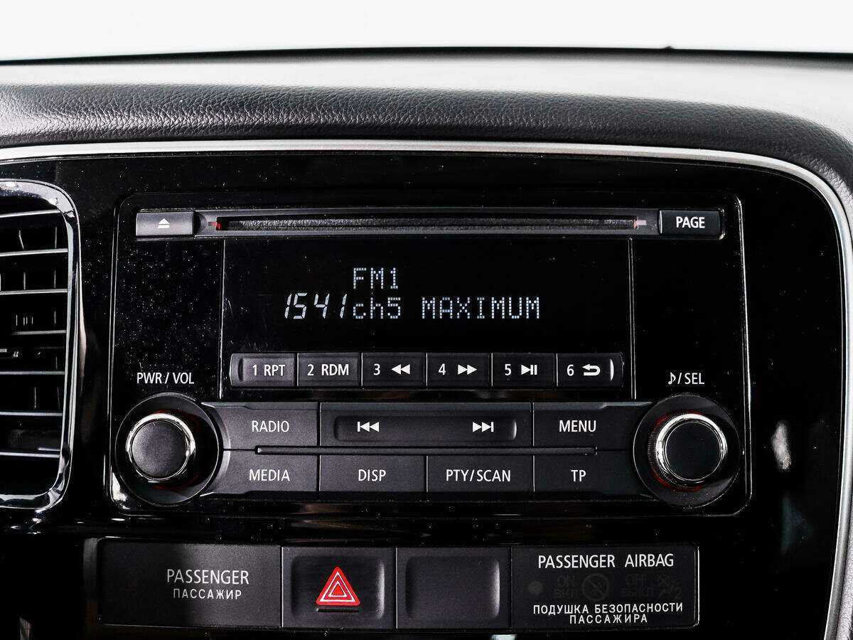 Б/У Митсубиши Оутлэндер 2018 года. Фото: #11