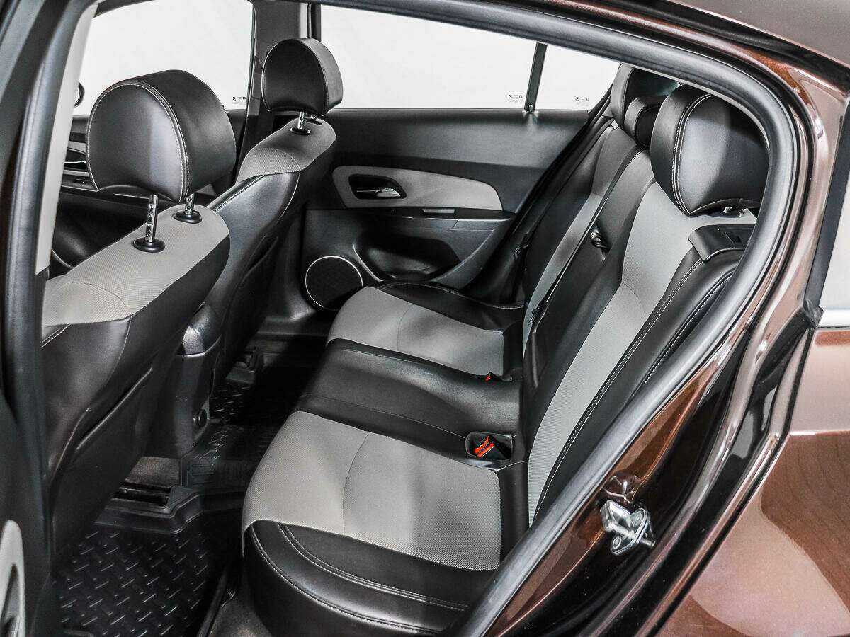 Б/У Шевроле Круз 2013 года. Фото: #9