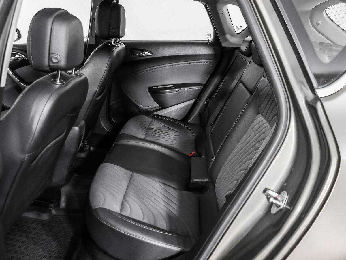 Б/У Опель Астра 2013 года. Фото: #9