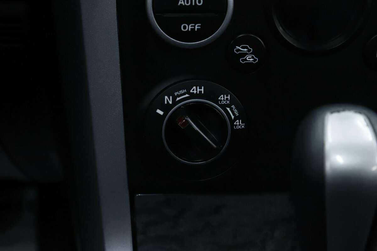 Б/У Сузуки Гранд Витара 2012 года. Фото: #13