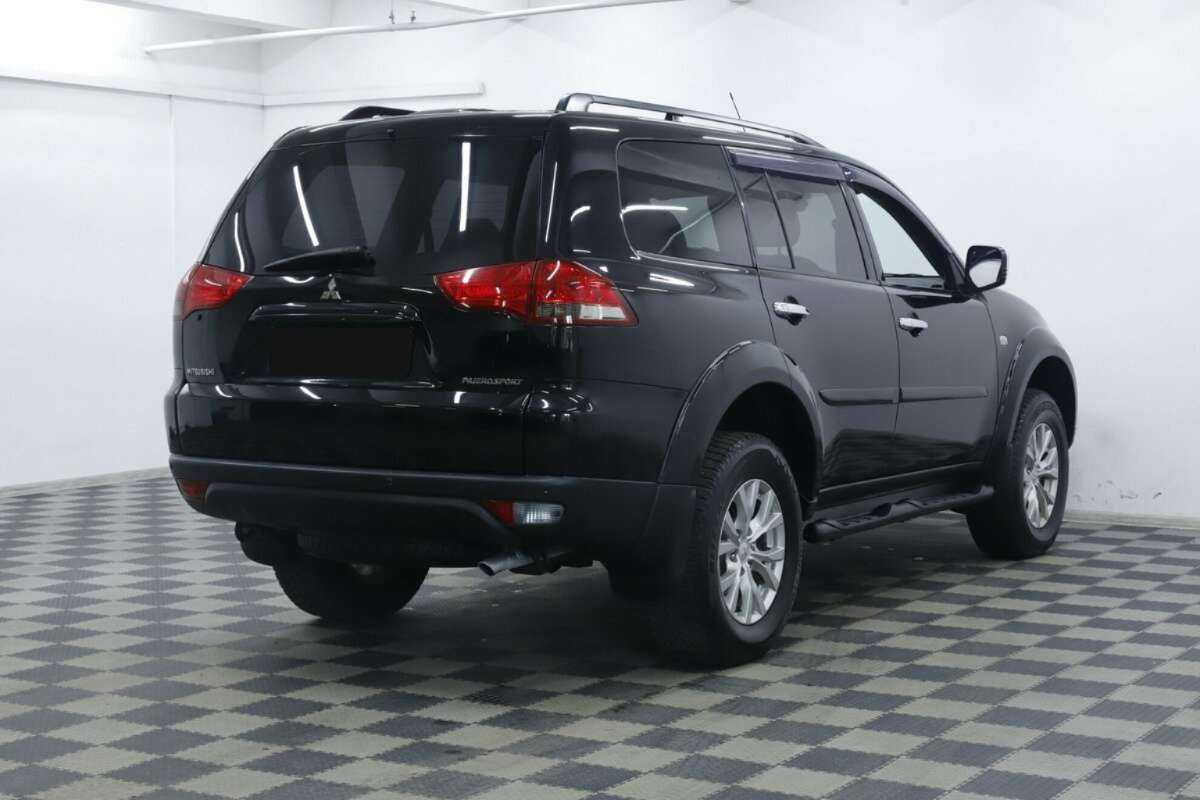 Б/У Митсубиши Паджеро Спорт 2015 года. Фото: #2