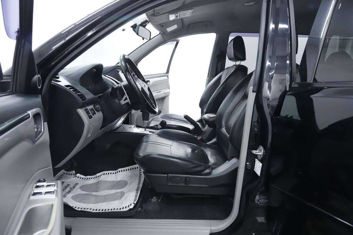 Б/У Митсубиши Паджеро Спорт 2015 года. Фото: #5