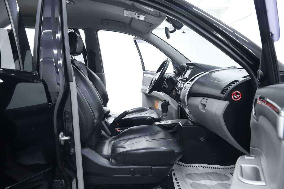 Б/У Митсубиши Паджеро Спорт 2015 года. Фото: #15