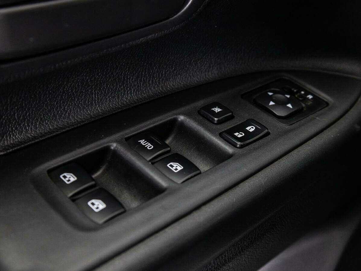 Б/У Митсубиши Оутлэндер 2015 года. Фото: #13