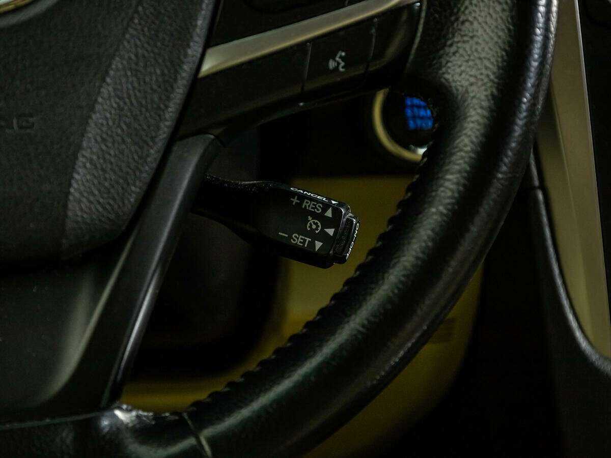 Б/У Тойота Камри 2015 года. Фото: #18