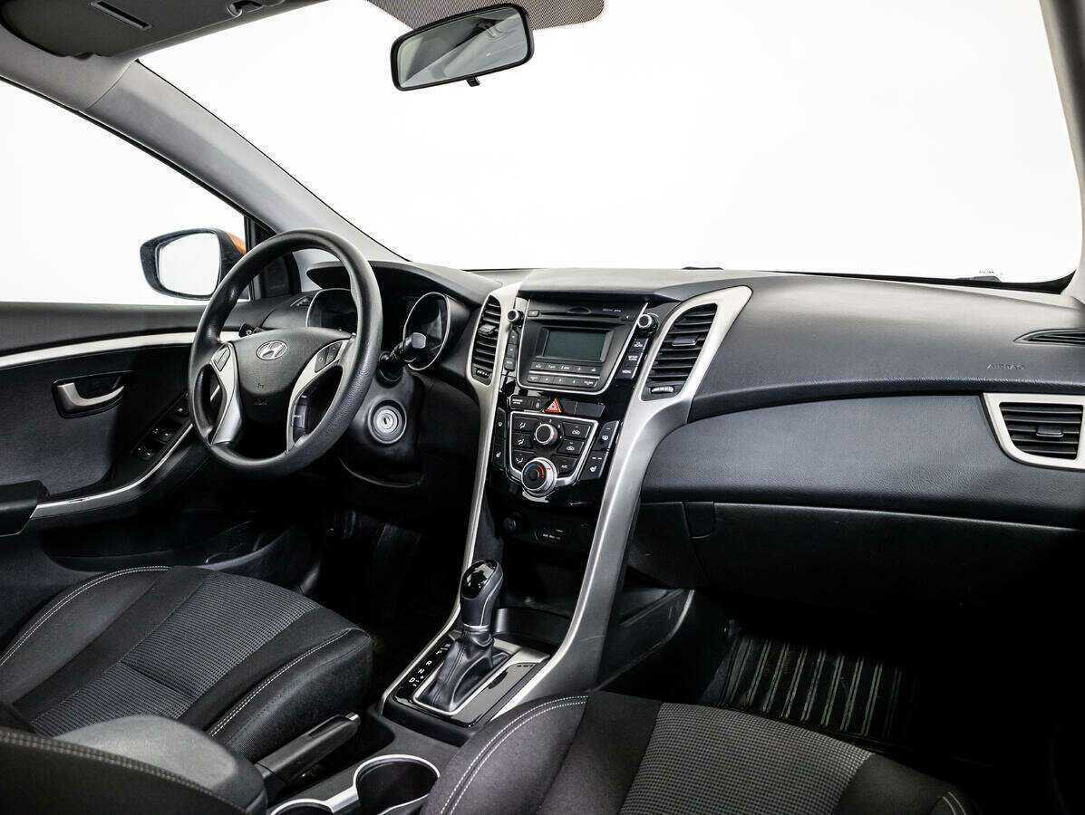 Б/У Хендай ай30 2016 года. Фото: #8