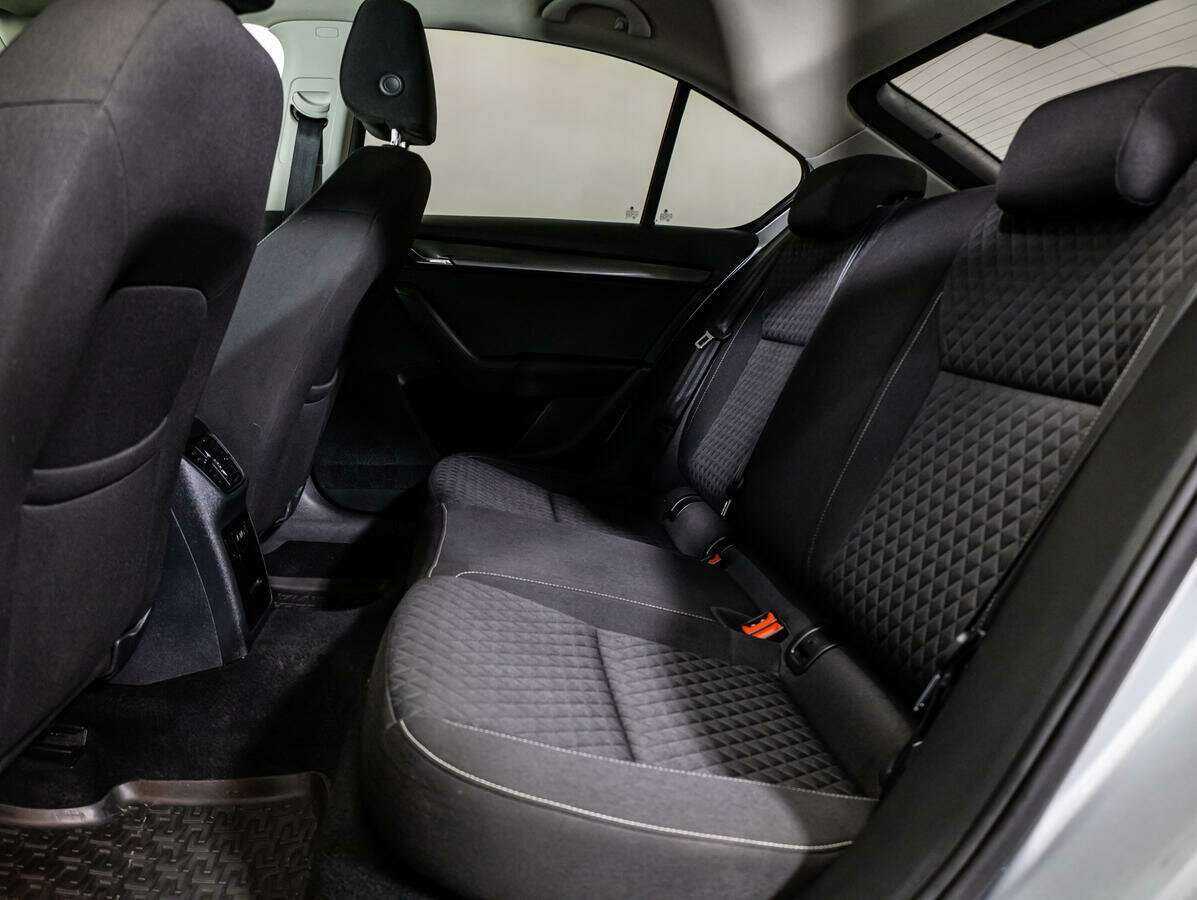 Б/У Шкода Октавия 2018 года. Фото: #7