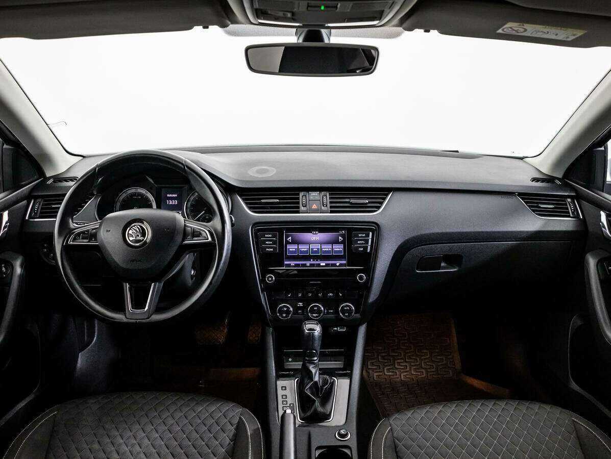 Б/У Шкода Октавия 2018 года. Фото: #10