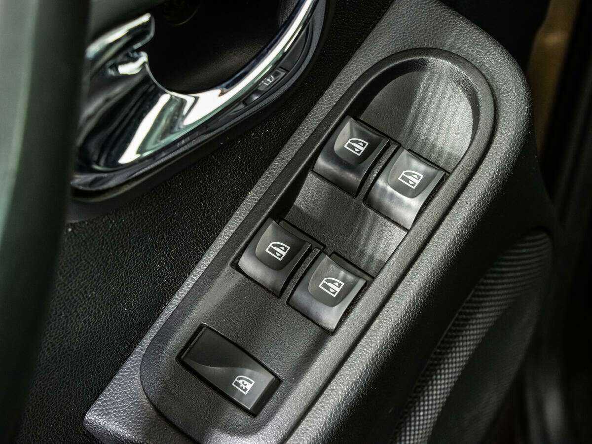 Б/У Рено Дастер 2015 года. Фото: #15