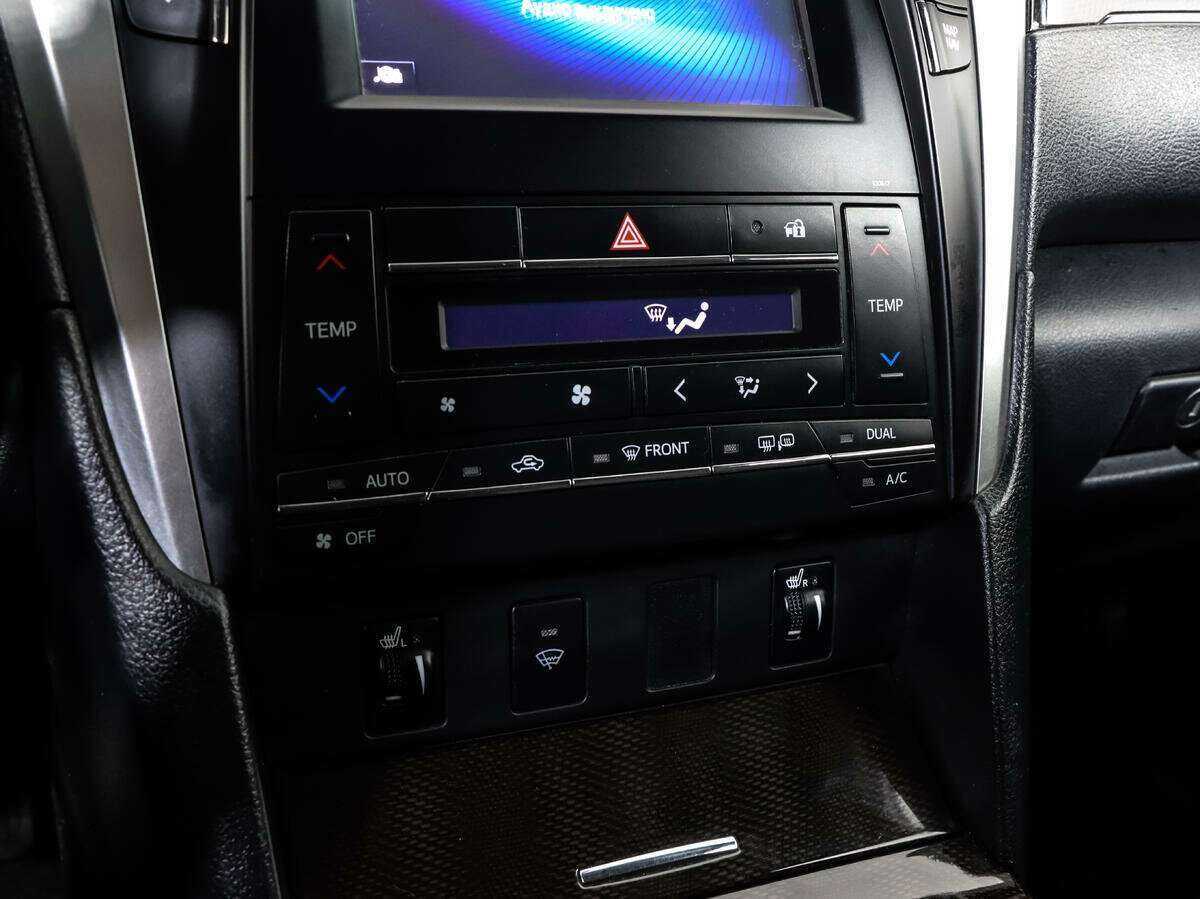 Б/У Тойота Камри 2017 года. Фото: #16