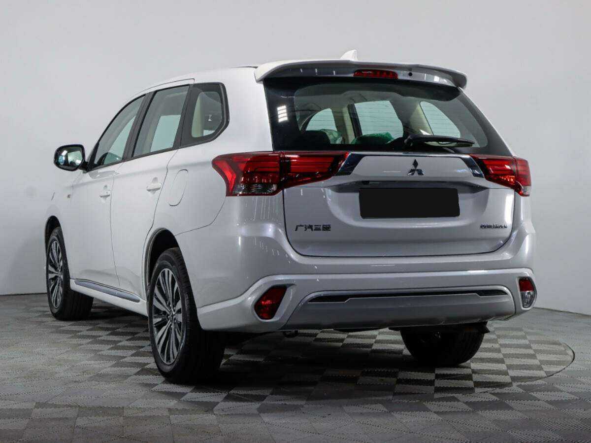 Mitsubishi Outlander 2022 года с пробегом. Фото: #5
