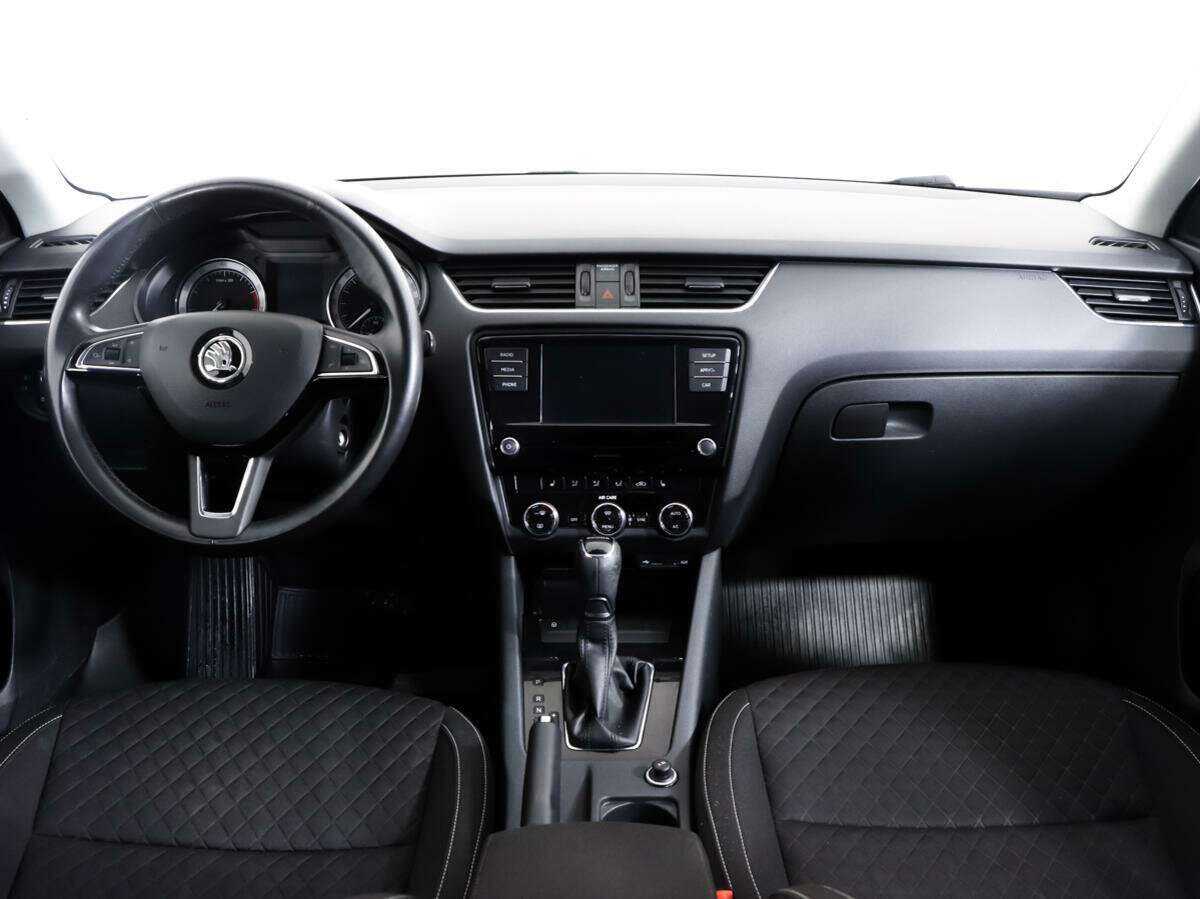 Б/У Шкода Октавия 2017 года. Фото: #7