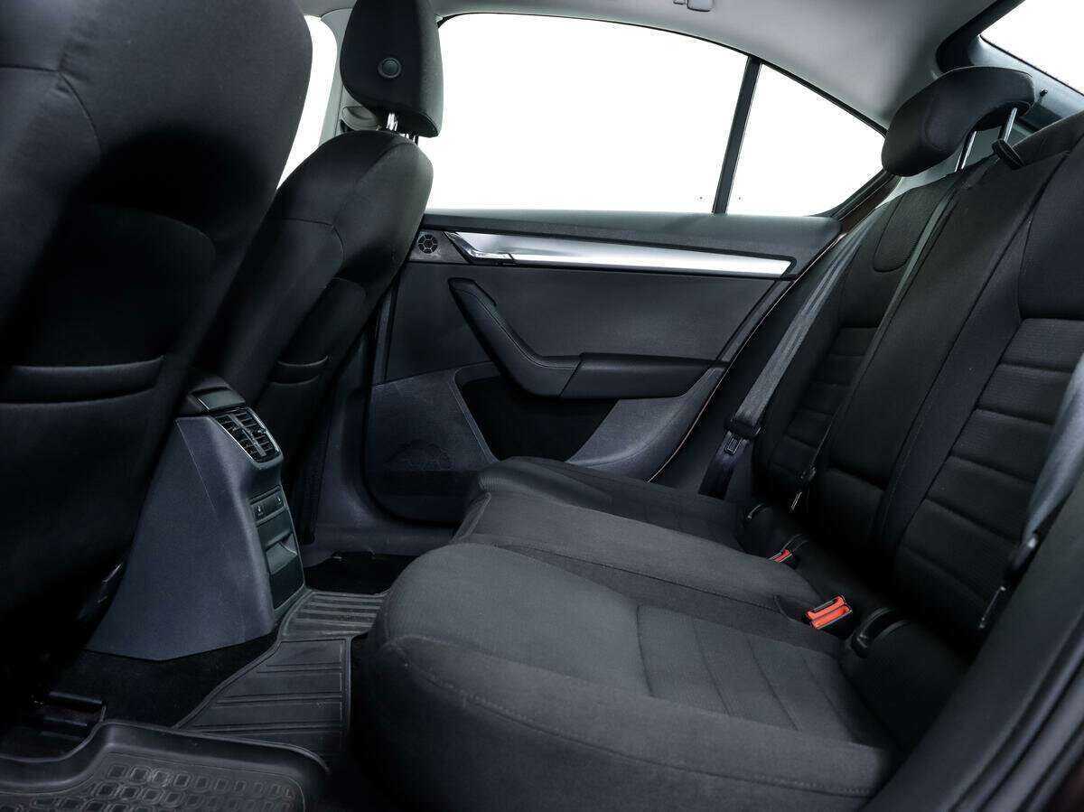 Б/У Шкода Октавия 2013 года. Фото: #10