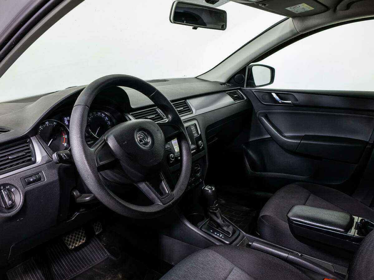 Б/У Шкода Рапид 2016 года. Фото: #9