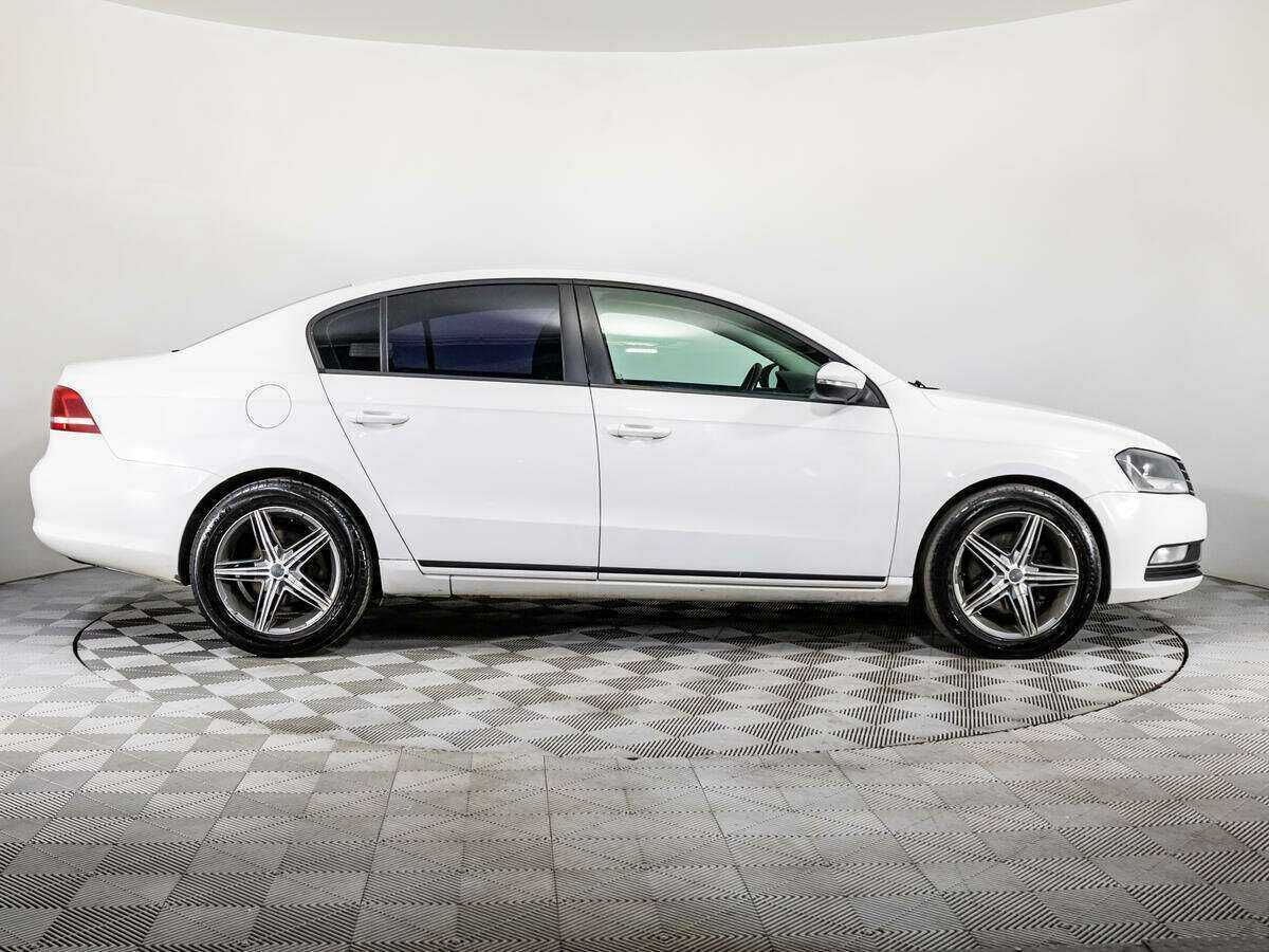 Б/У Фольксваген Пассат 2012 года. Фото: #3