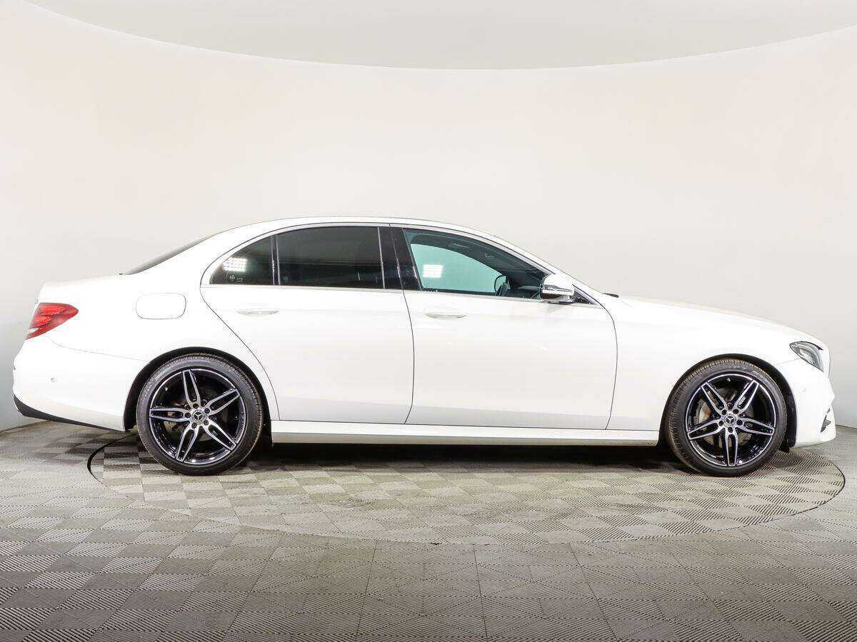 Mercedes-Benz E-Класс 2017 года с пробегом. Фото: #3